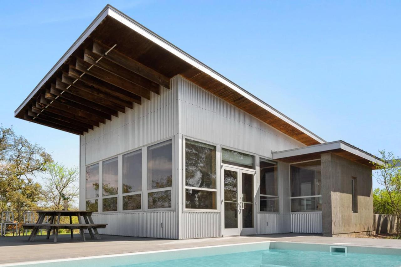 Lazo House - Riverfront With Overlooking Llano River Eksteriør billede