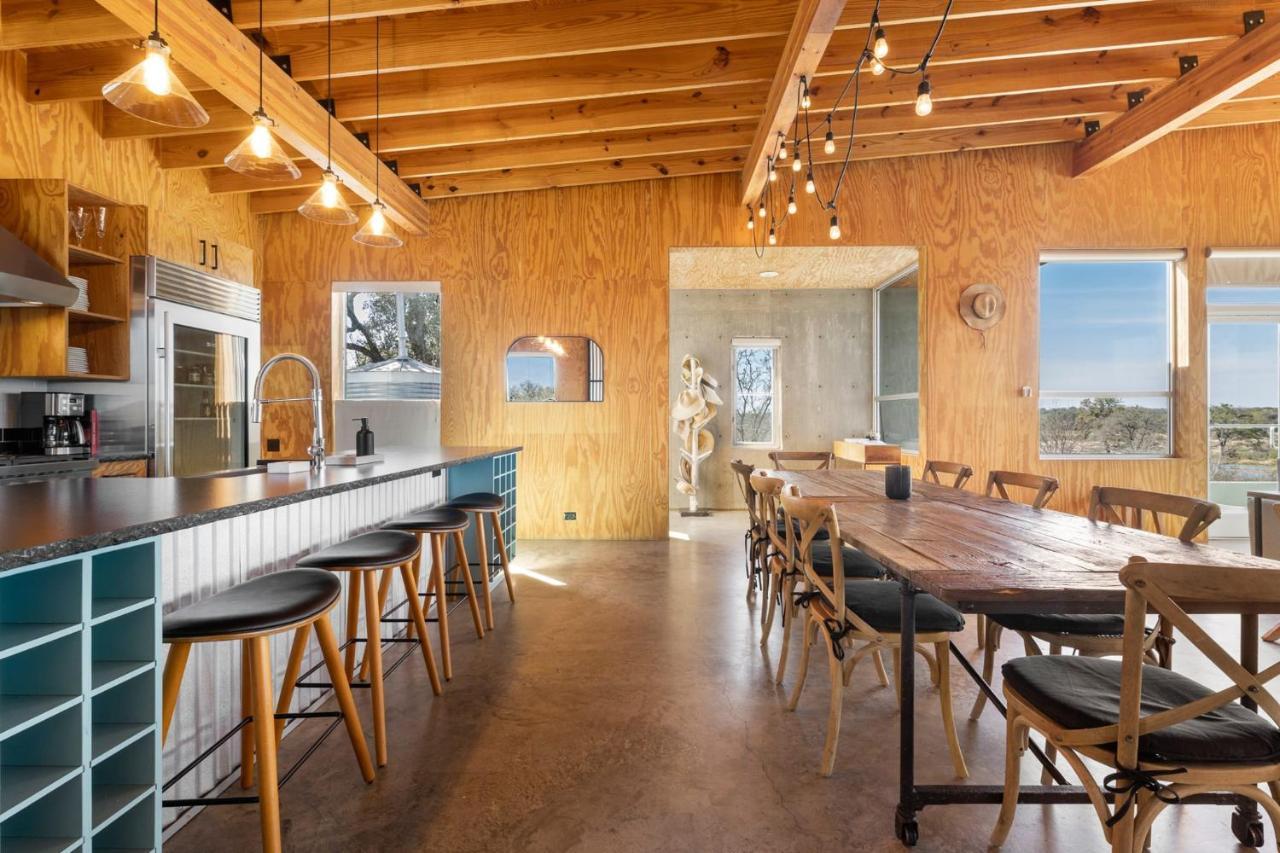 Lazo House - Riverfront With Overlooking Llano River Eksteriør billede