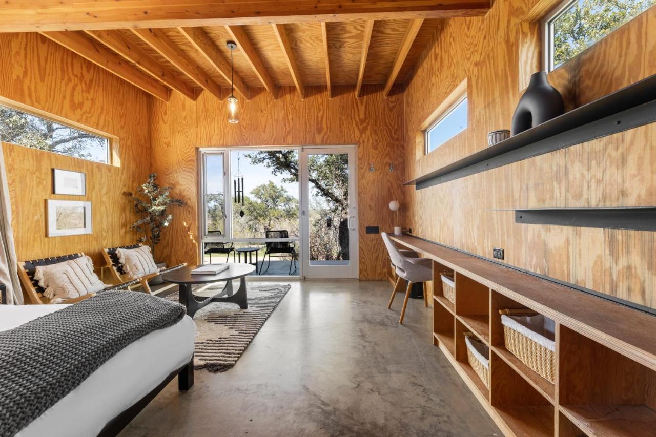 Lazo House - Riverfront With Overlooking Llano River Eksteriør billede