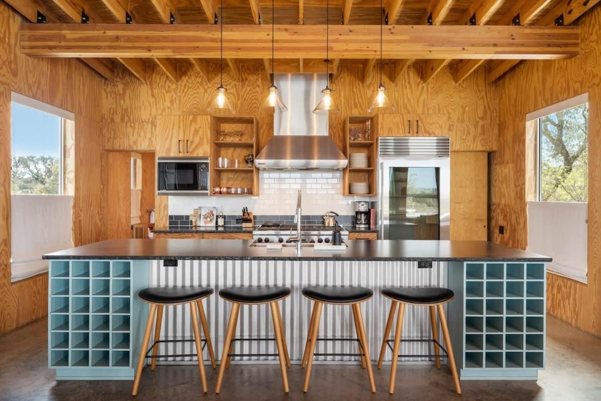Lazo House - Riverfront With Overlooking Llano River Eksteriør billede