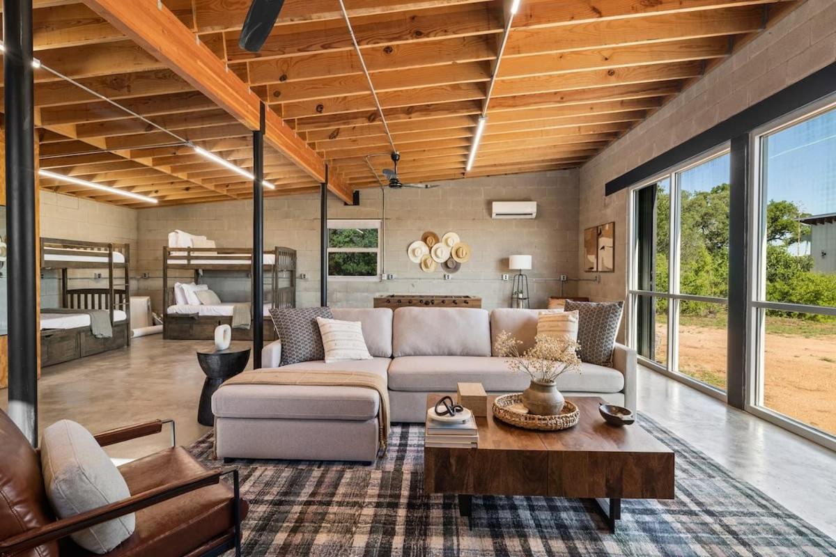 Lazo House - Riverfront With Overlooking Llano River Eksteriør billede