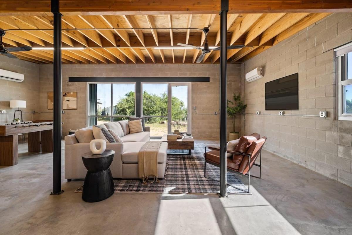 Lazo House - Riverfront With Overlooking Llano River Eksteriør billede
