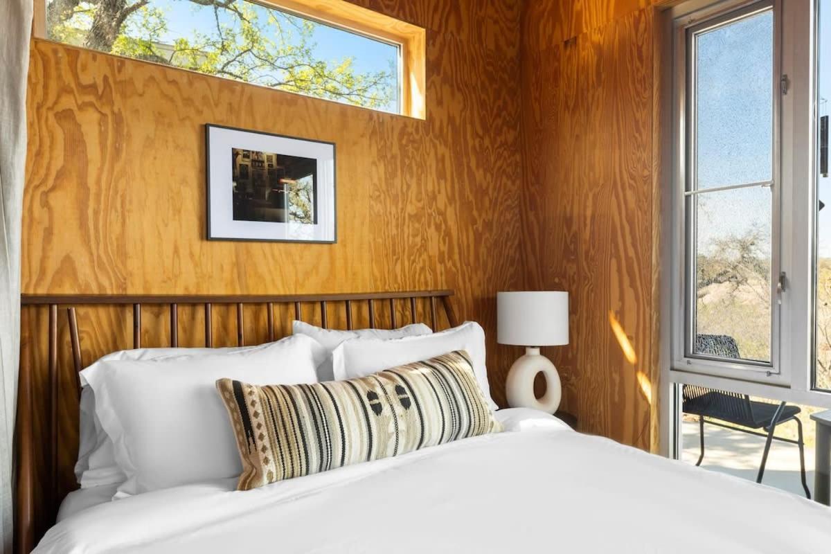 Lazo House - Riverfront With Overlooking Llano River Eksteriør billede