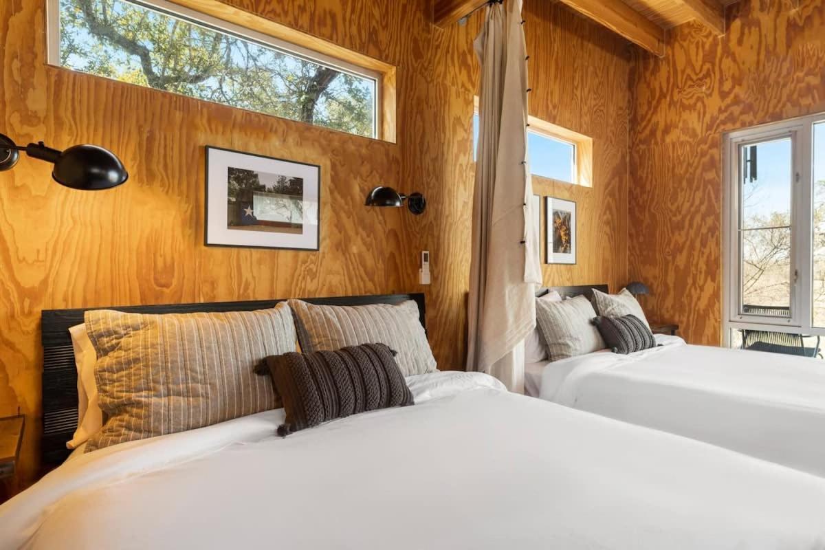 Lazo House - Riverfront With Overlooking Llano River Eksteriør billede