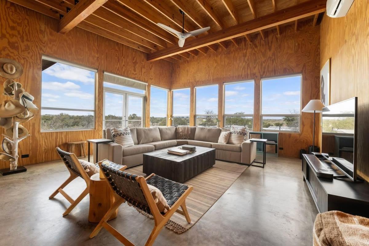 Lazo House - Riverfront With Overlooking Llano River Eksteriør billede