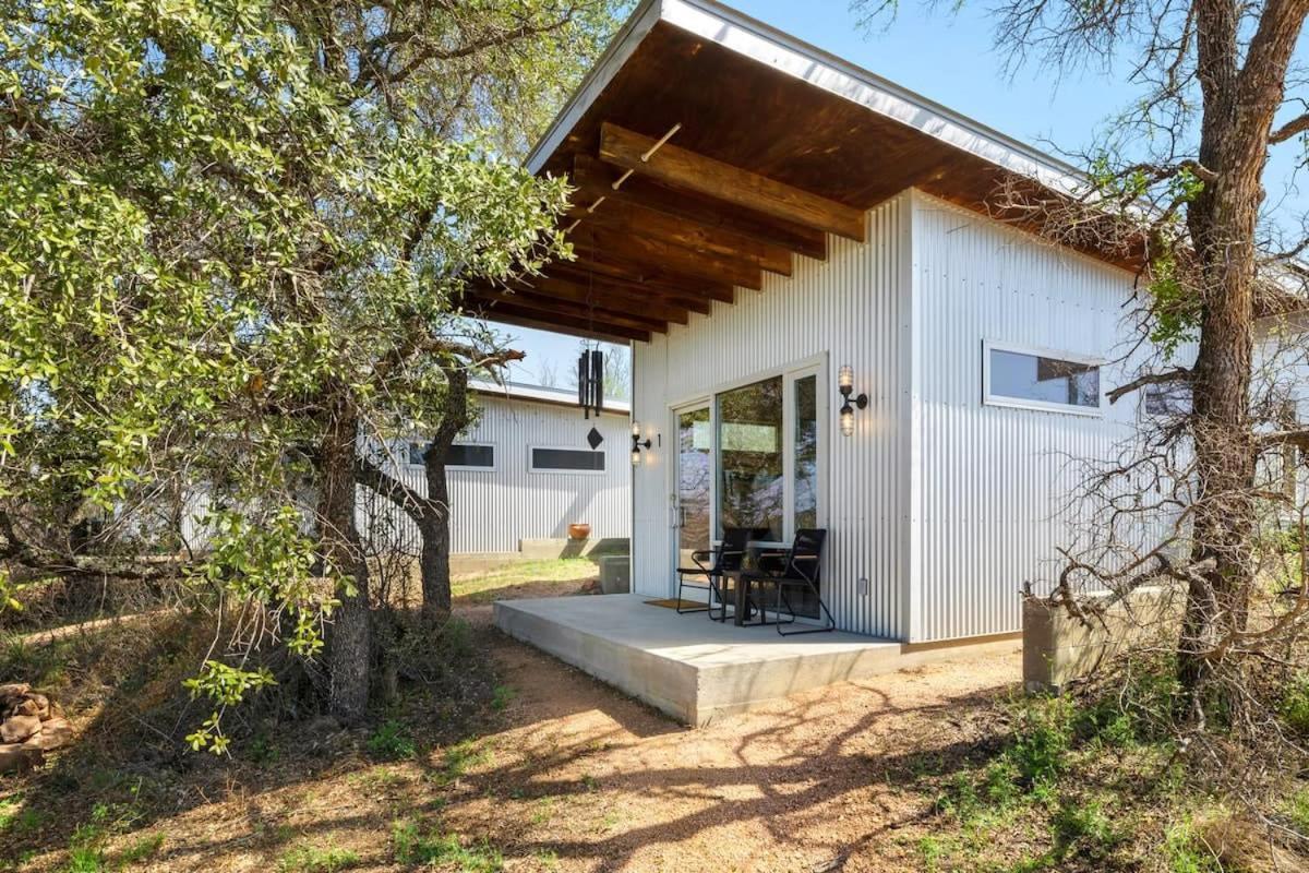 Lazo House - Riverfront With Overlooking Llano River Eksteriør billede